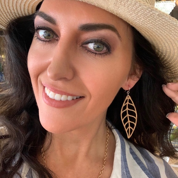 BELEAF ME WOODEN LEAF EARRINGS - Picture 2 of 2